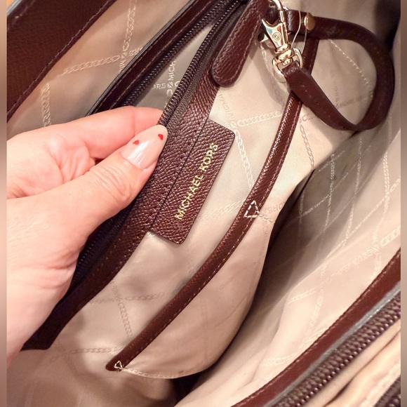 Michael Kors Voyager Tote Laptop Bag in Barolo (Oxblood Reddish Brown) GUC - Picture 11 of 17